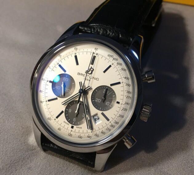 The black sub-dials are striking to the silver dial.