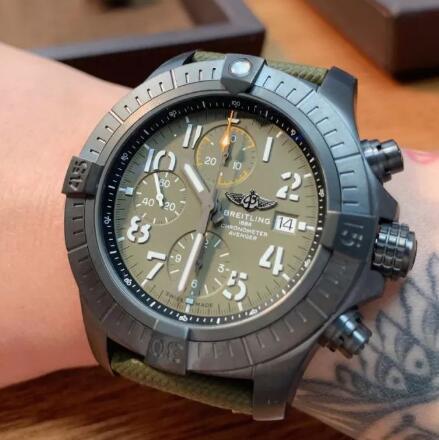 With the military dial and strap, the Breitling looks very strong.